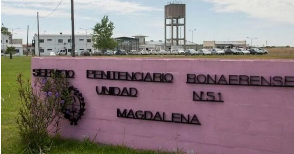 Detienen a 15 funcionarios por torturas y y violaciones a mujeres en una cárcel de Buenos Aires: «Bésame las botas»