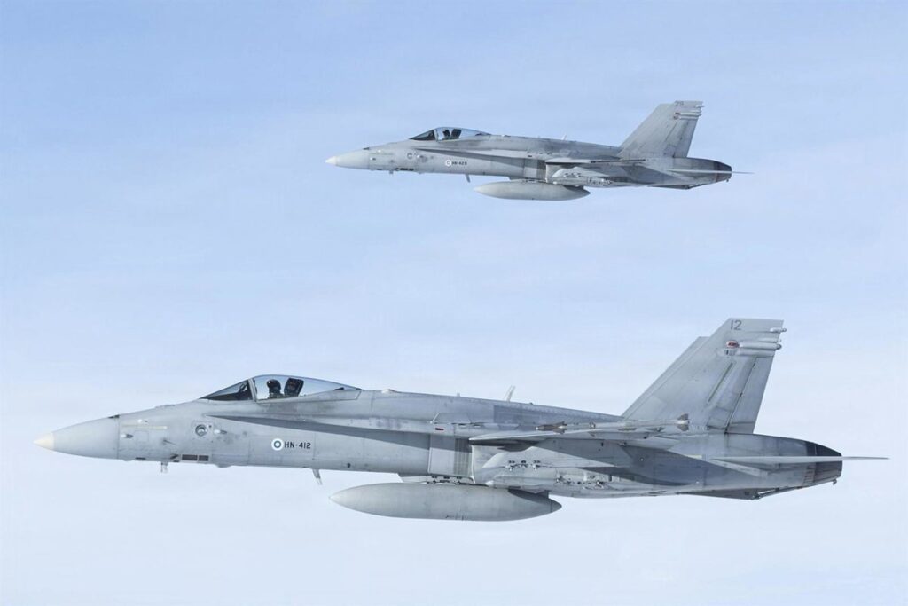 Dos aviones de combate españoles de la OTAN derriban un dron que violaba el espacio aéreo de Rumanía