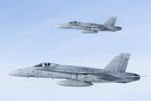 Dos aviones de combate españoles de la OTAN derriban un dron que violaba el espacio aéreo de Rumanía