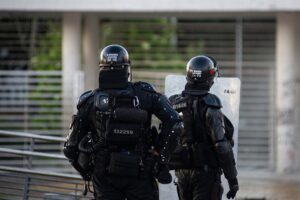 El Gobierno de Colombia denuncia el posible secuestro de tres funcionarios de Policía a manos del ELN