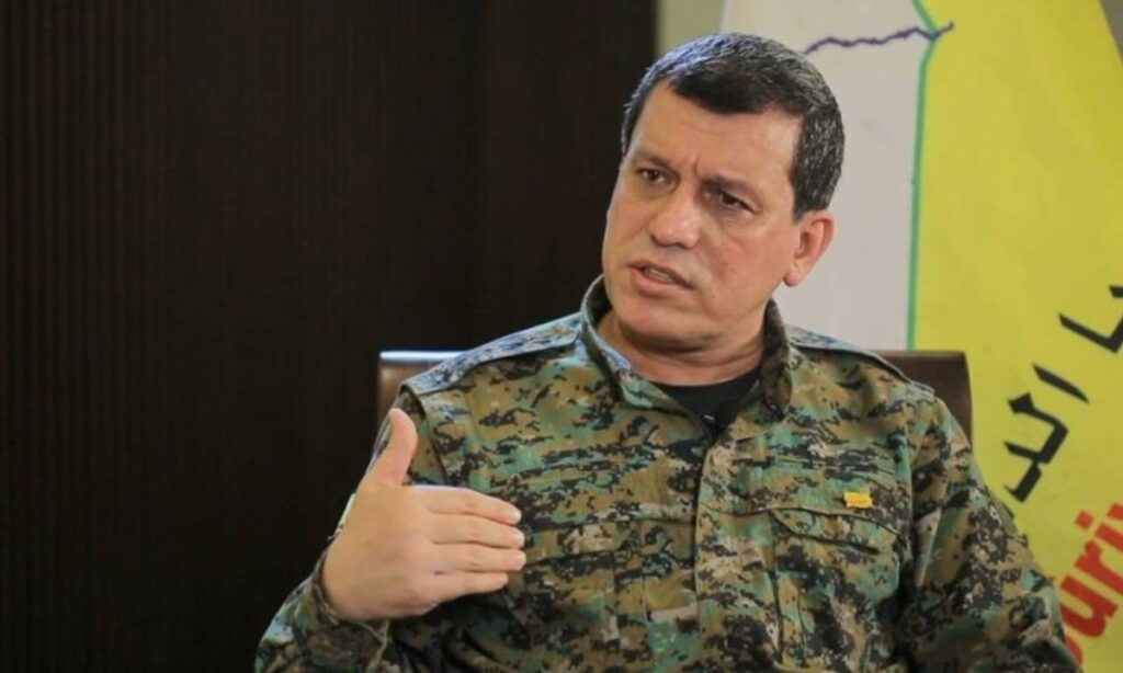 El comandante en jefe de las FDS anuncia la disolución de la milicia kurdo-árabe tras el acuerdo con Damasco