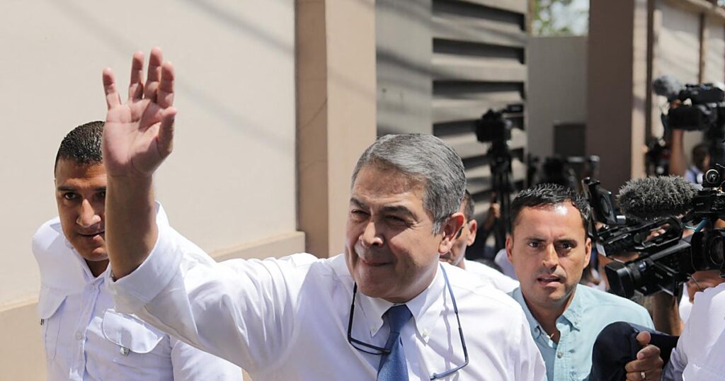 El expresidente Juan Orlando Hernández será juzgado por corrupción en un tribunal ordinario en Honduras
