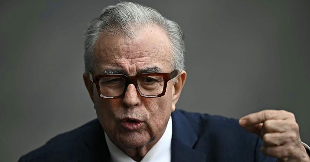 El gobernador de Sinaloa, al que EE.UU. acusa de tener nexos con el narco, recupera el cargo