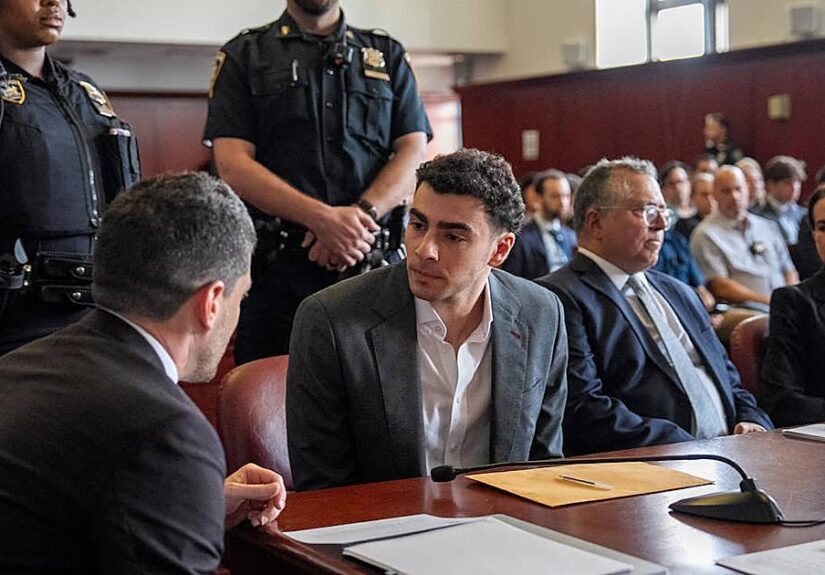 El juicio estatal a Luigi Mangione se pospone tras su declaración de culpabilidad ante una jueza en Nueva York