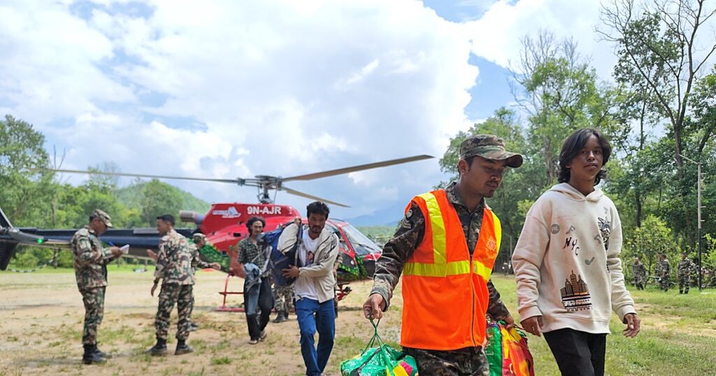 El lodo asfixia toda esperanza en Nepal
