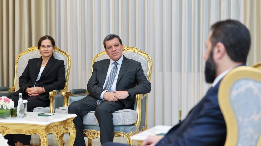 El presidente de Siria nombra al jefe de las disueltas milicias kurdo-árabes como su asesor