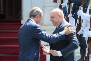 El presidente libanés insiste en que el acuerdo con Israel deben aplicarlo "ambas partes en su totalidad"