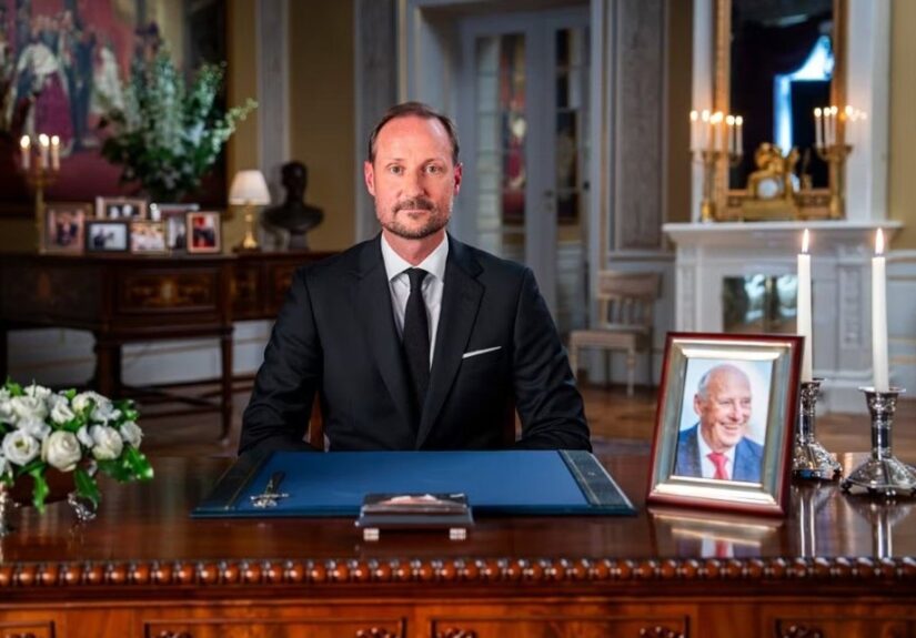 El rey Haakon de Noruega recuerda a su "seguro" y "cálido" padre en su primer discurso como monarca
