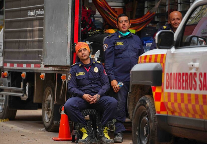 El seísmo del lunes en Colombia deja ya 295 muertos y 320 desaparecidos