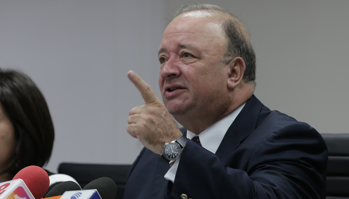 Es urgente que el Gobierno nombre a un gerente para la emergencia: Luis Carlos Villegas
