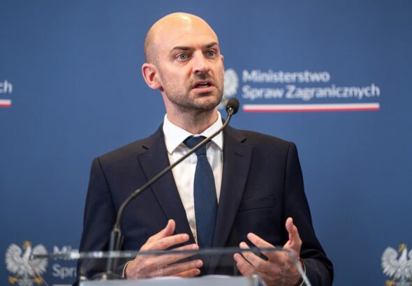 Francia anuncia la inminente expulsión de dos diplomáticos iraníes