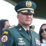 Gobierno acepta retiro voluntario del general Juan Miguel Huertas, señalado de vínculos con Calarcá