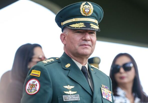 Gobierno acepta retiro voluntario del general Juan Miguel Huertas, señalado de vínculos con Calarcá