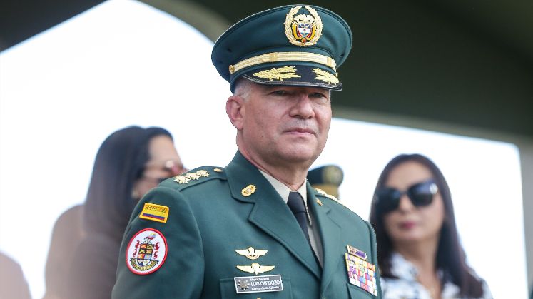 Gobierno acepta retiro voluntario del general Juan Miguel Huertas, señalado de vínculos con Calarcá