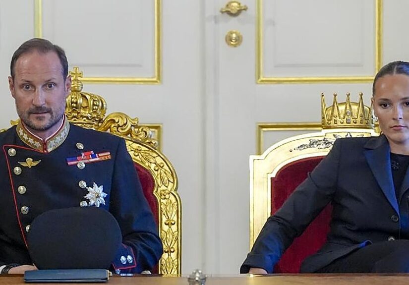 Haakon VIII asume el trono y mantiene el lema que ya usó su padre Harald