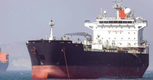 Hombres armados secuestran un petrolero en Yemen y lo desvían a Somalia