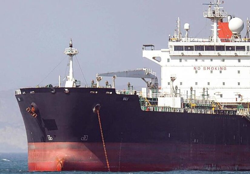 Hombres armados secuestran un petrolero en Yemen y lo desvían a Somalia