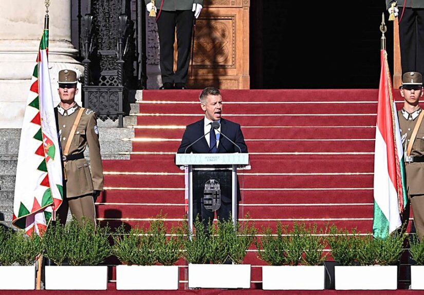 Hungría celebra su nuevo patriotismo democrático y busca reordenar su relación con la UE