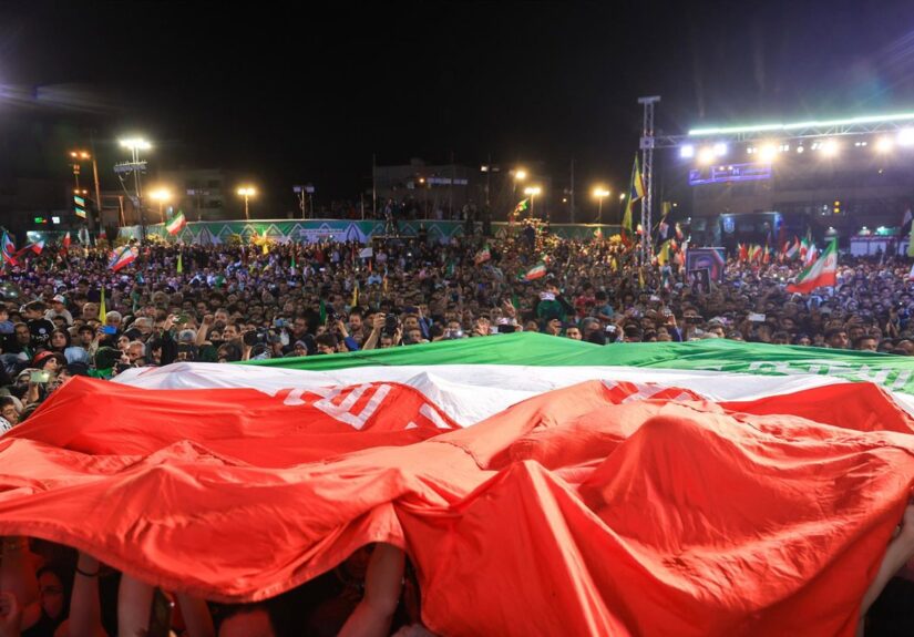 Irán advierte de que no saldrá "ni una gota" de petróleo del golfo Pérsico si EEUU mantiene su "guerra económica"