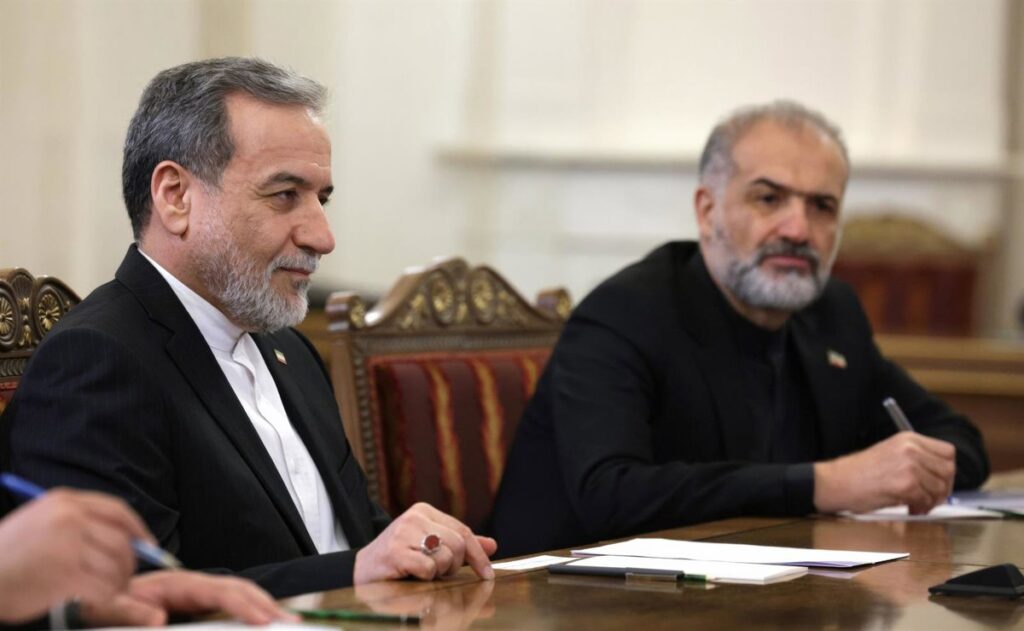 Irán mantiene las espadas en alto y avisa que una acción hostil de EEUU recibirá una "respuesta proporcional"