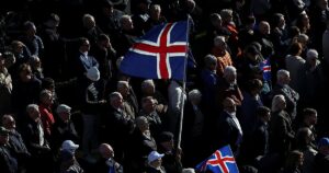 Islandia decide si reanuda el proceso de adhesión a la UE con una ligera ventaja del 'sí'