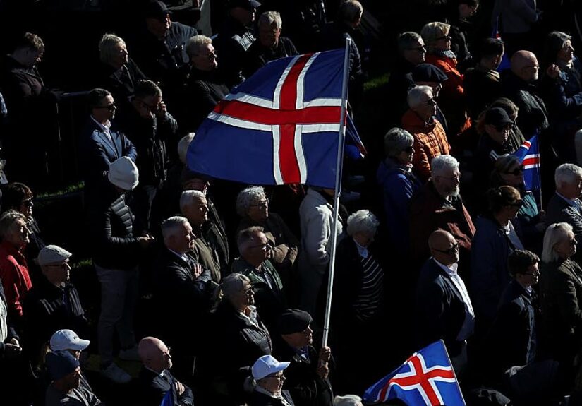 Islandia decide si reanuda el proceso de adhesión a la UE con una ligera ventaja del 'sí'