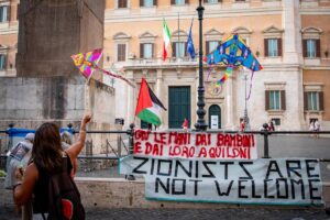 Israel advierte de que cualquier cometa o globo que sobrevuele Gaza será considerado un "acto terrorista"