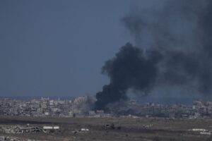 Israel reivindica un bombardeo cerca de una escuela de la UNRWA en Gaza contra "terroristas de Hamás"