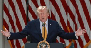 La administración de Trump se prepara para la mayor revocación masiva de visados de la historia de EE.UU.