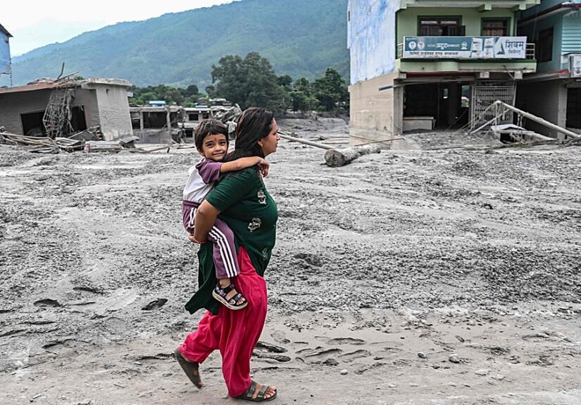 La riada del Himalaya deja 93.000 afectados y comunidades enteras aisladas entre las montañas