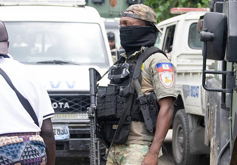Las pandillas de Haití amenazan con matar a más de 50 rehenes si persiste la ofensiva policial