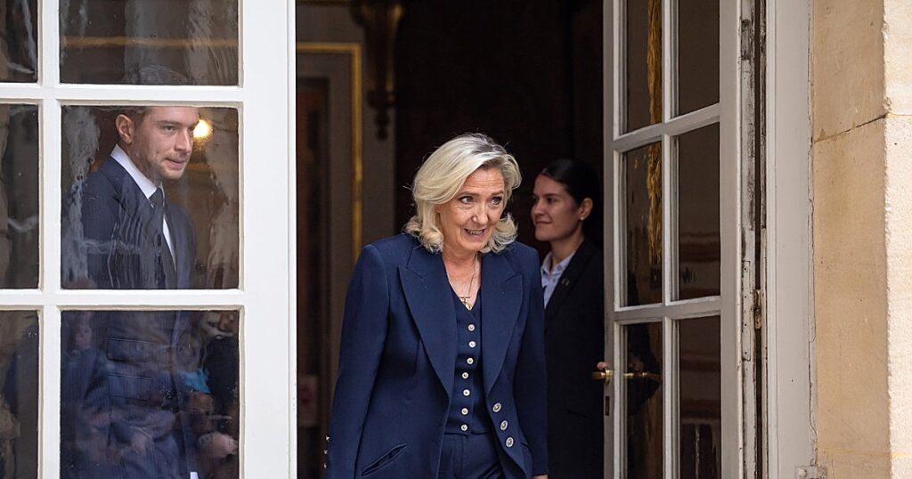 Le Pen propone una polémica reforma constitucional sobre la inmigración pasando por encima del Parlamento