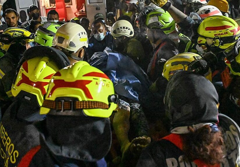 Muere una mujer que había sido rescatada con vida tras 36 horas bajo escombros en Colombia