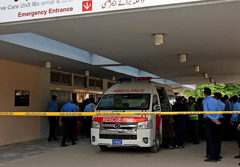 Mueren al menos 14 niños en un incendio en un hospital de Islamabad (Pakistán)