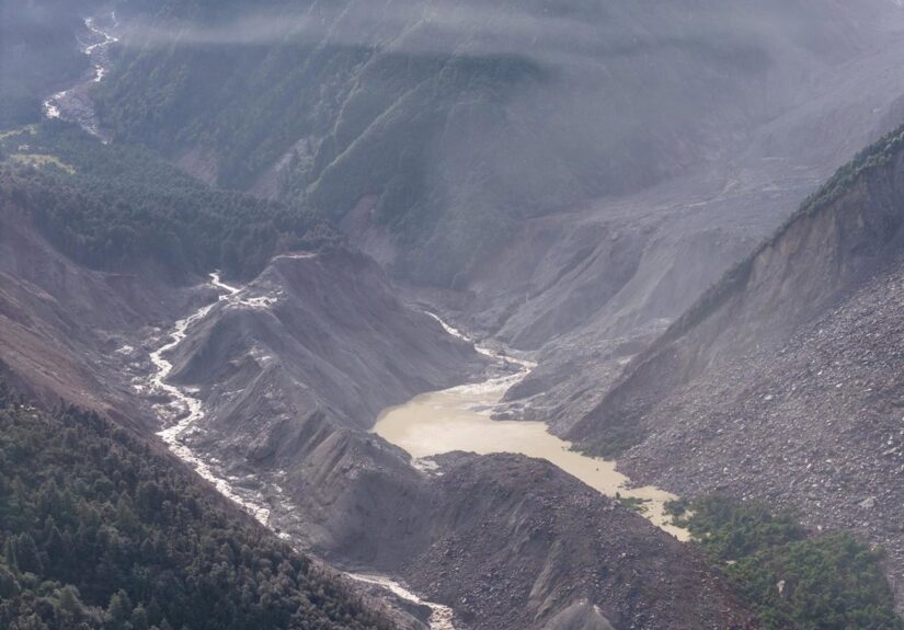 Nepal eleva a 644 los turistas desaparecidos, 517 de ellos extranjeros