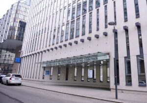 OPEP+ aumenta en otros 188.000 barriles diarios su oferta a partir de septiembre