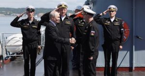 Putin amenaza con confiscar buques occidentales a modo de represalia por las interceptaciones a la 'flota fantasma'