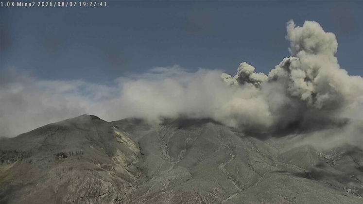 Reportan nuevas emisiones de ceniza en el volcán Puracé