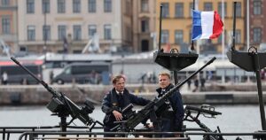 Suecia despliega cazas y buques en Finlandia para fortelcer su frontera con Rusia
