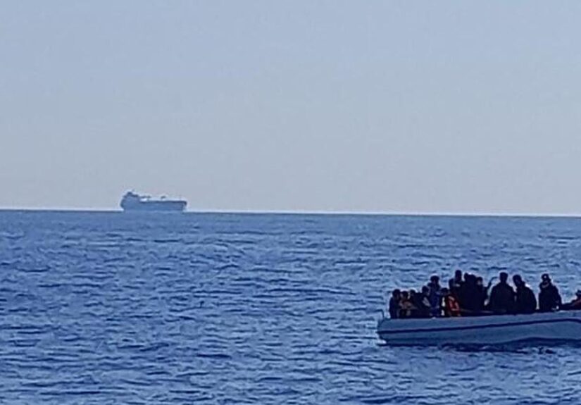 Trece desaparecidos tras el naufragio de una embarcación con inmigrantes de Túnez que se dirigía a Italia