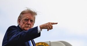 Trump advierte a Irán tras retomar las negociaciones: «Acuerdo o rendición total»