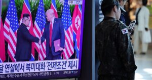 Trump insinúa contactos con Kim Jong-un tras reducir los ejercicios militares con Seúl