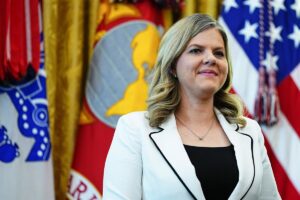 Trump propone a la asesora de la Casa Blanca Heidi Overton para liderar la Administración de Alimentos y Medicamentos