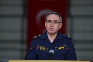 Turquía denuncia el ataque israelí contra una base aérea siria y niega que tuviera un despliegue militar
