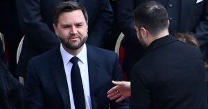 Ucrania suspende los ataques a petroleros en puertos rusos por una petición de J.D. Vance
