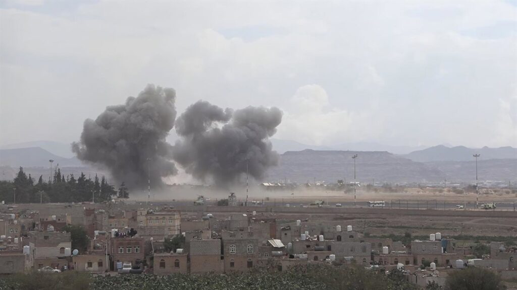Un ataque aéreo de la insurgencia hutí deja al menos siete muertos y 35 heridos en el puerto yemení de Moca