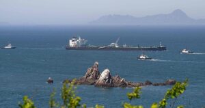 Un ataque de EE.UU. a una isla iraní en el estrecho de Ormuz deja al menos dos muertos