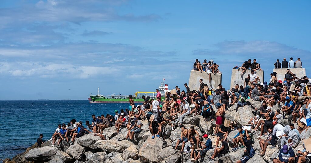 Un grupo de hackers publica datos de 70.000 espías marroquíes y amenaza con divulgar los nombres de quienes «coordinaron el plan de Ceuta»