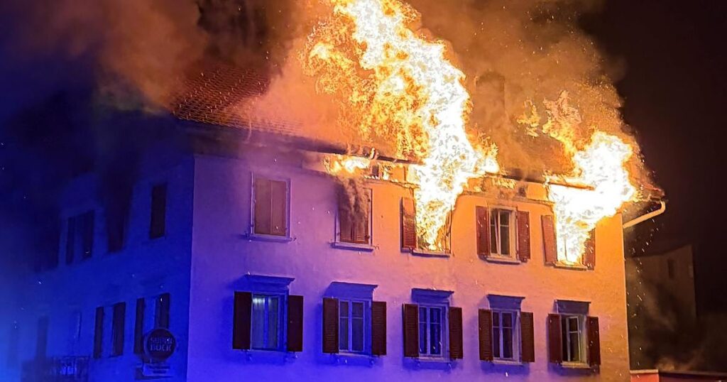 Un incendio en un bloque de pisos deja cinco desaparecidos y ocho heridos en Suiza