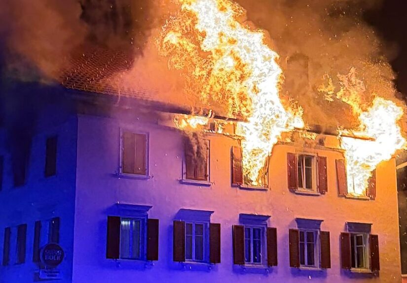 Un incendio en un bloque de pisos deja cinco desaparecidos y ocho heridos en Suiza
